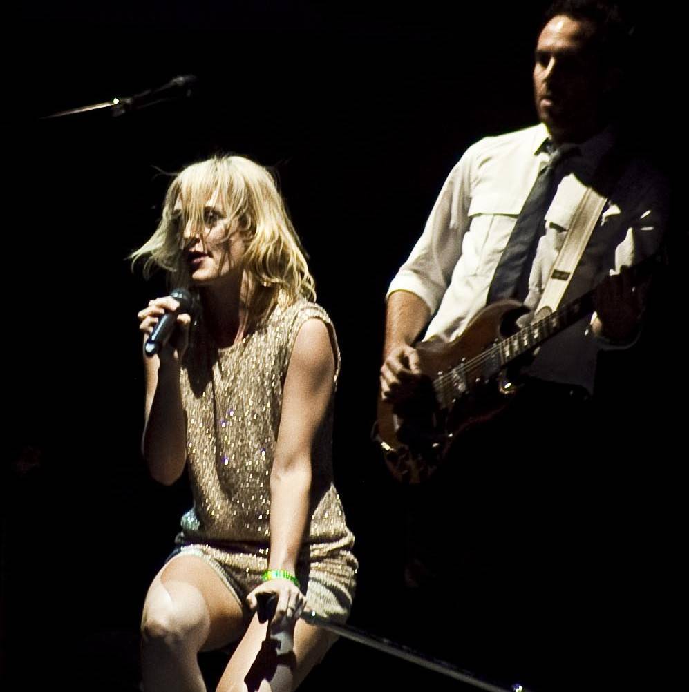 metric-black-sheep-live-at-the-2010-san-diego-comic-con