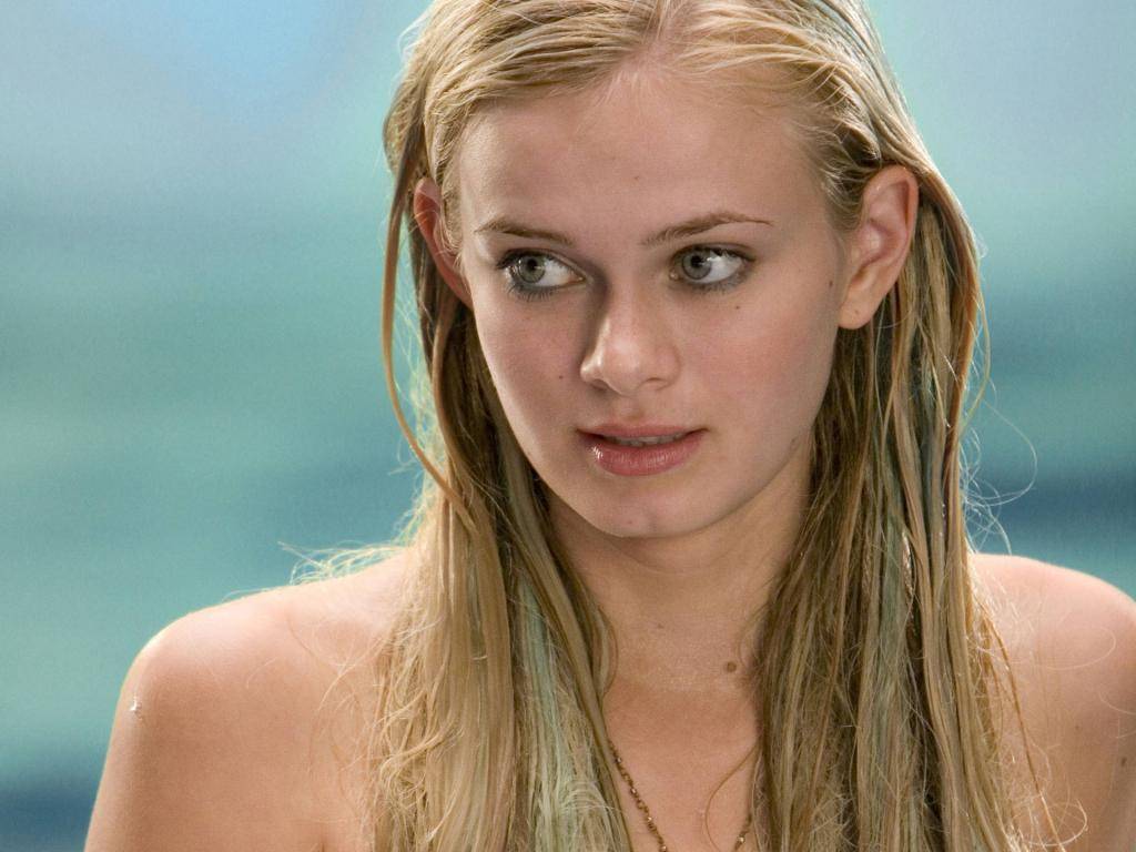 Next photo of Sara Paxton